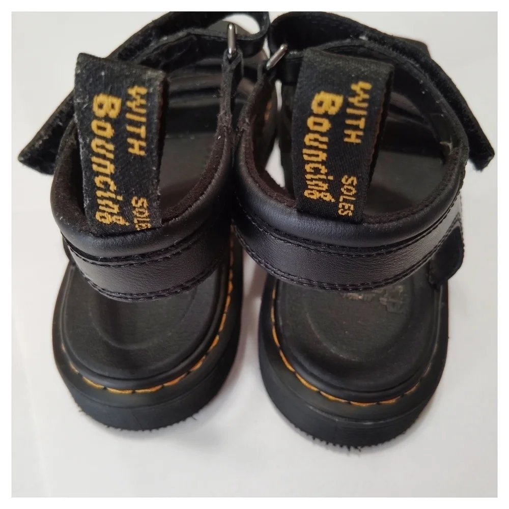 Dr. Martens Klaire Youth Leather Strap Sandals Size 6 Ladies, 5 Mens